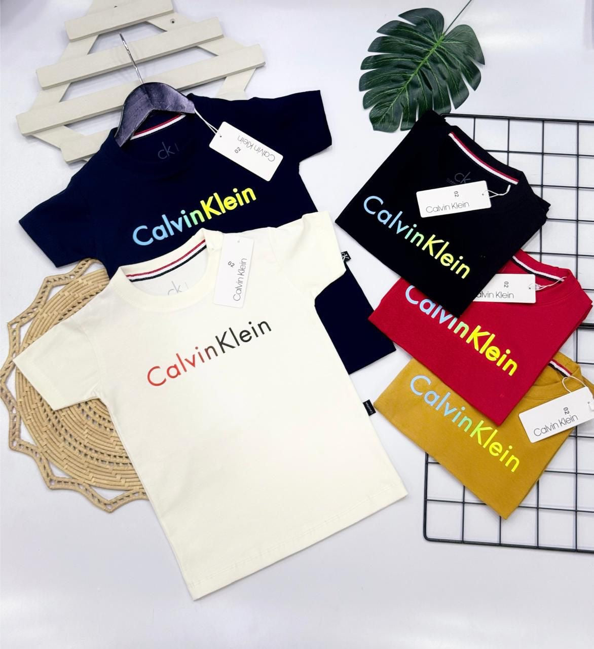 Camiseta CK Escrita Infantil - Última Peça